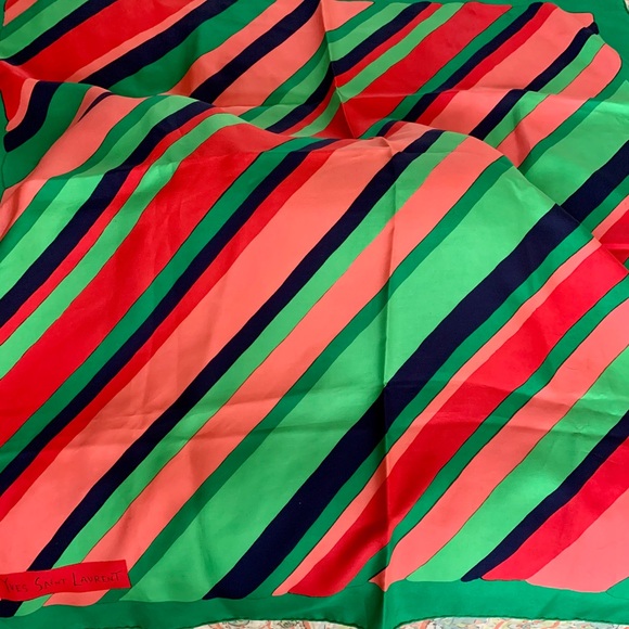 YVES SAINT LAURENT Scarf - Picture 8 of 9